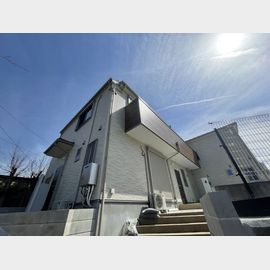 鶴見駅より徒歩10分 築1年10ヶ月 2階建の賃貸物件