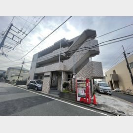 戸塚駅より徒歩10分 築24年6ヶ月 3階建の賃貸物件