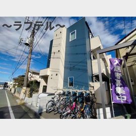 航空公園駅より徒歩5分 築3年9ヶ月 3階建の賃貸物件