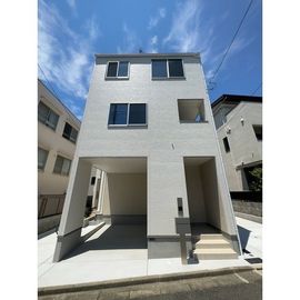 御嶽山駅より徒歩7分 築3年2ヶ月 3階建の賃貸物件
