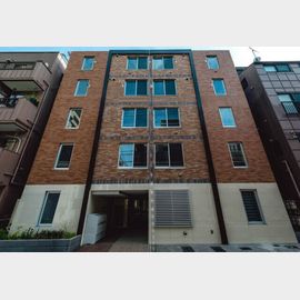 住吉駅より徒歩7分 築4年10ヶ月 5階建の賃貸物件