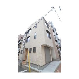 門前仲町駅より徒歩3分 築7年 3階建の賃貸物件