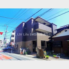 田無駅より徒歩9分 築8年2ヶ月 3階建の賃貸物件