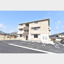 ユニヴェールIIA棟 1階 築3年8ヶ月の賃貸物件