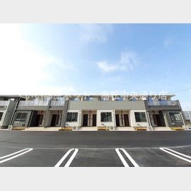 丸亀駅より徒歩11分 築4年8ヶ月 2階建の賃貸物件