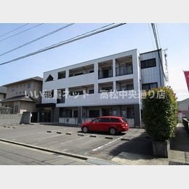 栗林公園駅より徒歩17分 築26年3ヶ月 3階建の賃貸物件