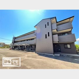 八栗駅より徒歩6分 築21年9ヶ月 3階建の賃貸物件