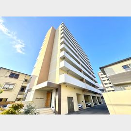 高松駅より徒歩9分 築7年11ヶ月 10階建の賃貸物件