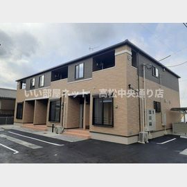 綾川駅より徒歩10分 築3年1ヶ月 2階建の賃貸物件