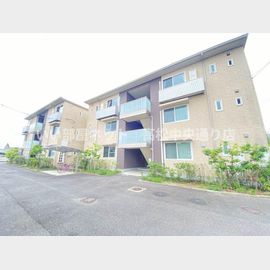 空港通り駅より徒歩11分 築15年3ヶ月 3階建の賃貸物件