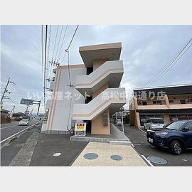 丹生駅より徒歩8分 築4年2ヶ月 3階建の賃貸物件