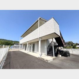 ガレージライフ高松東 2階 築15年3ヶ月の賃貸物件