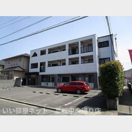 三条駅より徒歩14分 築26年8ヶ月 3階建の賃貸物件