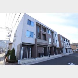 上尾駅より徒歩13分 築11年9ヶ月 3階建の賃貸物件