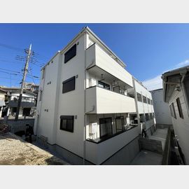 南与野駅より徒歩9分 築2年1ヶ月 3階建の賃貸物件