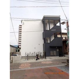 鴻巣駅より徒歩4分 1階 築2年8ヶ月の賃貸物件