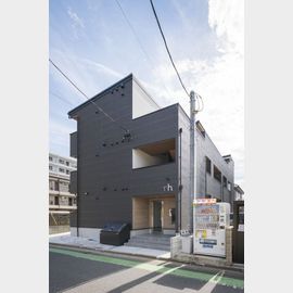 上尾駅より徒歩7分 築1年8ヶ月 3階建の賃貸物件