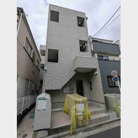 蕨駅より徒歩21分 築4年 3階建の賃貸物件