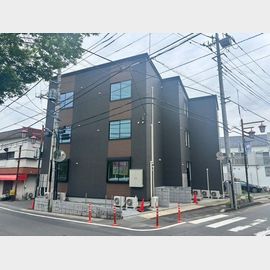 七里駅より徒歩15分 新築 3階建の賃貸物件