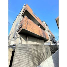 北大宮駅より徒歩8分 築5年6ヶ月 3階建の賃貸物件