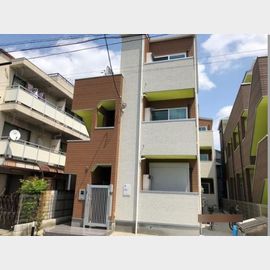 西川口駅より徒歩12分 築7年8ヶ月 3階建の賃貸物件