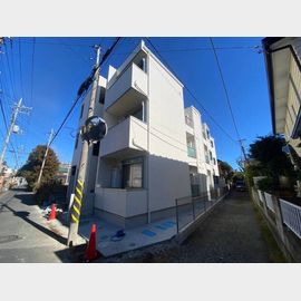 大和田駅より徒歩8分 築1年7ヶ月 3階建の賃貸物件