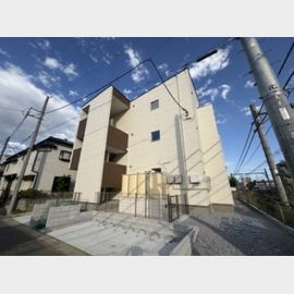 桶川駅より徒歩9分 築1年1ヶ月 3階建の賃貸物件