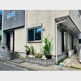 谷塚駅より徒歩9分 築19年4ヶ月 3階建の賃貸物件