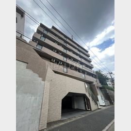 鶴見駅より徒歩7分 1階 築34年の賃貸物件