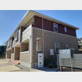 鶴川駅よりバス10分 築5年8ヶ月 2階建の賃貸物件