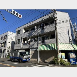 鈴木町駅より徒歩5分 3階 築40年の賃貸物件