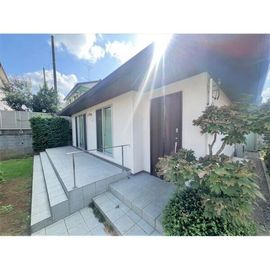 新百合ヶ丘駅よりバス21分 1階 築11年9ヶ月の賃貸物件