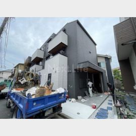 鶴見市場駅より徒歩5分 2階 築1年の賃貸物件