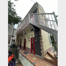 鶴見駅より徒歩9分 2階 築10年の賃貸物件