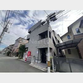 町田駅より徒歩13分 築7年6ヶ月 3階建の賃貸物件