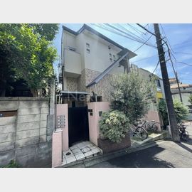 梶が谷駅より徒歩8分 2階 築20年3ヶ月の賃貸物件