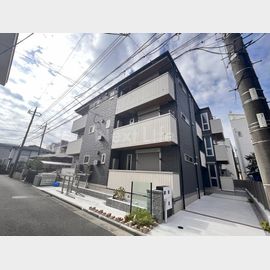 久地駅より徒歩10分 3階 築1年8ヶ月の賃貸物件