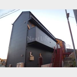 鶴川駅より徒歩11分 1階 築3年の賃貸物件