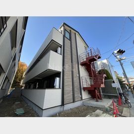 新百合ヶ丘駅より徒歩10分 新築 3階建の賃貸物件