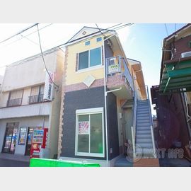 鶴見市場駅より徒歩6分 築8年10ヶ月 2階建の賃貸物件
