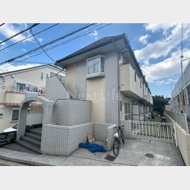 鶴見駅よりバス8分 2階 築37年の賃貸物件