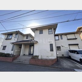 新百合ヶ丘駅よりバス10分 築32年11ヶ月 2階建の賃貸物件