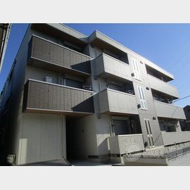 新川崎駅より徒歩16分 築6年3ヶ月 3階建の賃貸物件