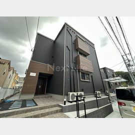 武蔵新城駅より徒歩16分 新築 3階建の賃貸物件