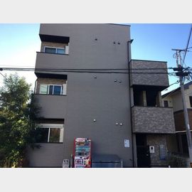町田駅より徒歩13分 築7年6ヶ月 3階建の賃貸物件