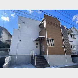 百合ヶ丘駅より徒歩13分 1階 築2年8ヶ月の賃貸物件