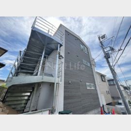 新百合ヶ丘駅より徒歩19分 新築 3階建の賃貸物件