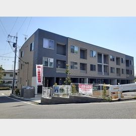 鶴川駅よりバス13分 築6年 3階建の賃貸物件