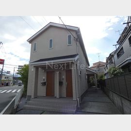 新羽駅より徒歩8分 築9年8ヶ月 2階建の賃貸物件