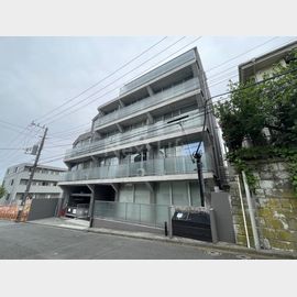 大倉山駅より徒歩8分 地下1階 築19年9ヶ月の賃貸物件